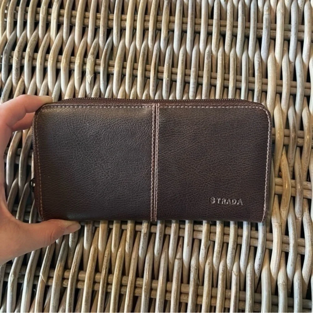 Strada brown leather wallet